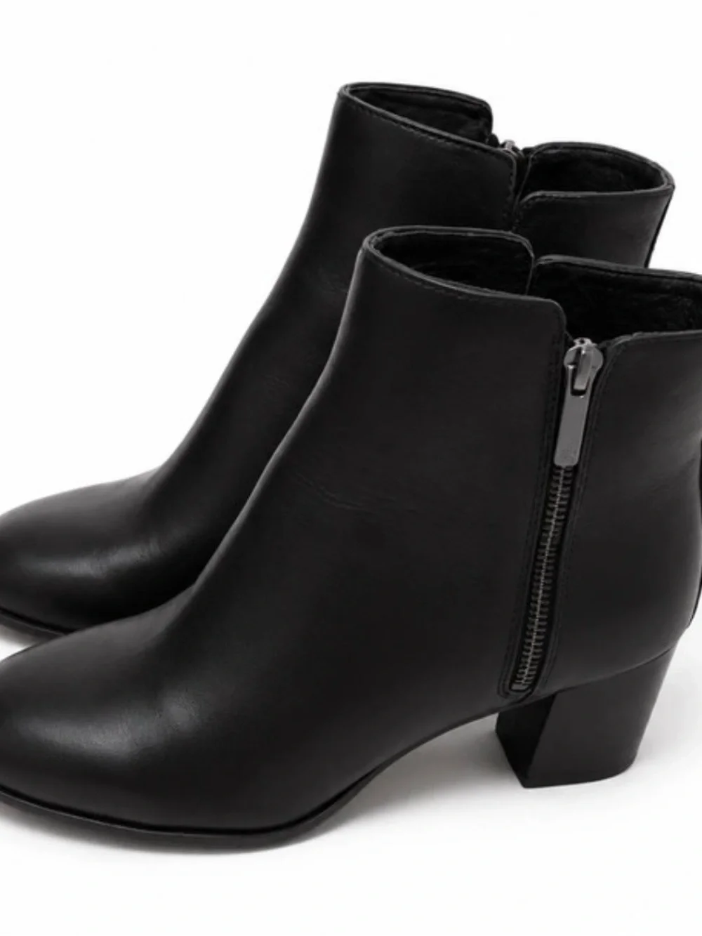 Lila refined black